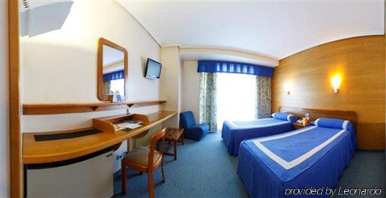 Colón Tuy Hotel Tui Quarto foto